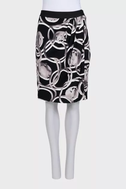 Black and white pencil skirt