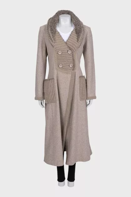 Gray coat with a knitted collar