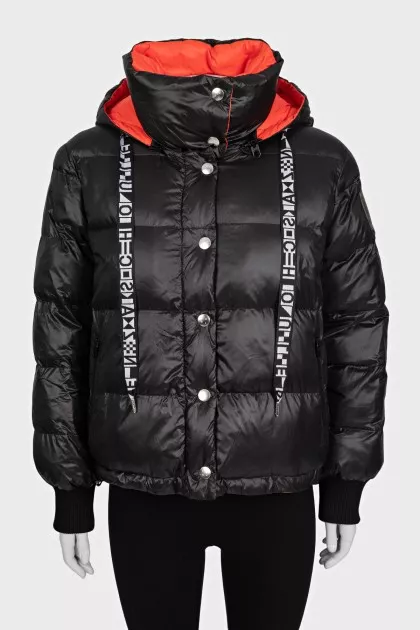 Reversible cropped down jacket with a hood