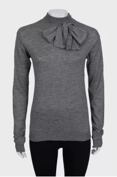 Gray turtleneck with a bow