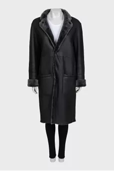 Double-sided straight-cut sheepskin coat with patch pockets