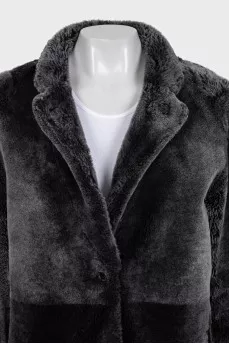 Double-sided straight-cut sheepskin coat with patch pockets
