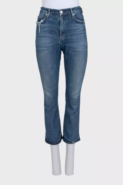 Cropped flared jeans with a mid-rise