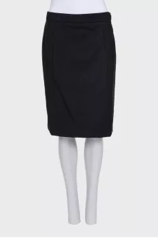 Black pencil skirt with patch pockets