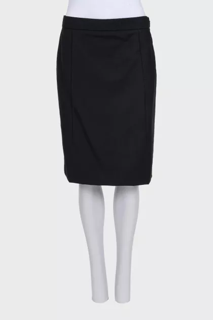 Black pencil skirt with patch pockets