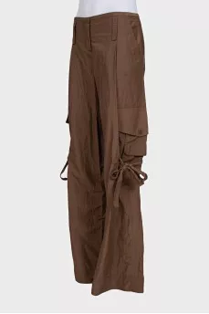Wide-leg brown cargo pants