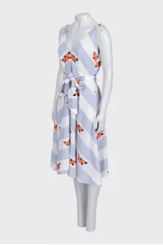 Fitted sleeveless dress with embroidery