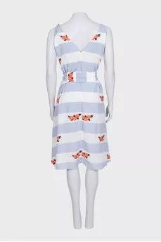 Fitted sleeveless dress with embroidery