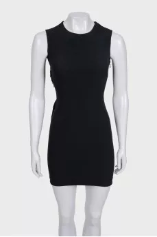 Fitted dress decorated with fringe