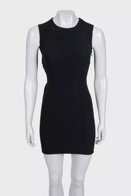 Fitted dress decorated with fringe