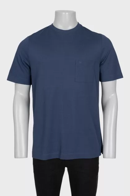 Men's blue t-shirt with patch pocket