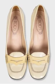 Patent leather shoes with stacked heels