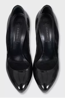 Black shiny patent leather shoes