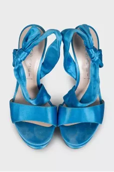 Blue textile sandals with a bow
