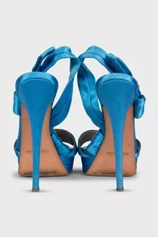 Blue textile sandals with a bow
