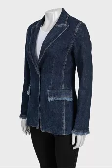 Fitted denim jacket with a button