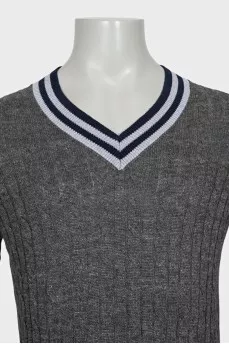 Men's pullover with a voluminous pattern