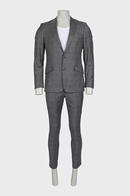 Men's gray single-breasted suit