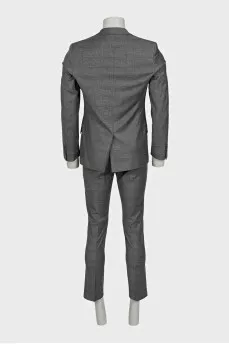 Men's gray single-breasted suit