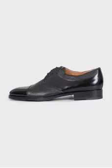 Men's shoes made of smooth black leather