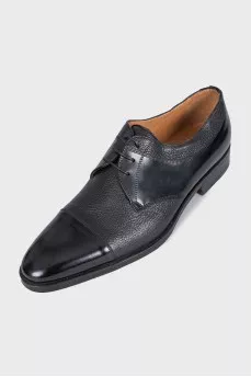 Men's shoes made of smooth black leather