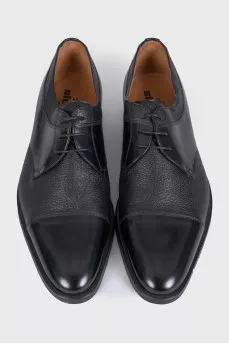 Men's shoes made of smooth black leather