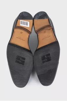 Men's shoes made of smooth black leather