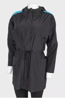 Decorative inlay on shoulders anorak