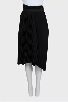 Asymmetrical pleated skirt