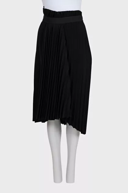 Asymmetrical pleated skirt