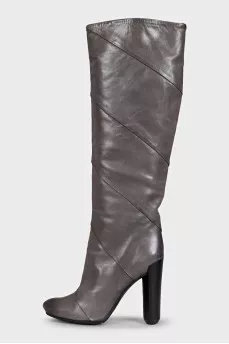 Gray leather boots without fastening