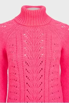 Pink sweater with perforations