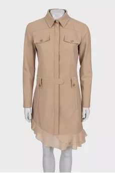 Beige dress with patch pockets and a belt