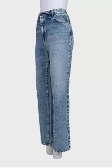 Wide-leg straight-leg jeans with distressing