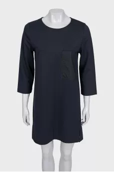Straight-cut dress with a patch pocket