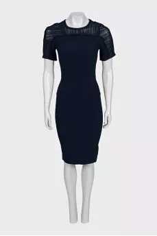 Fitted dress with lace sleeves