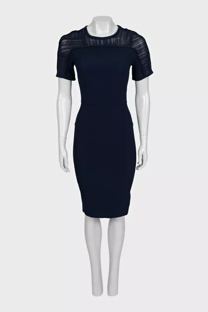Fitted dress with lace sleeves