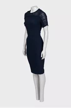 Fitted dress with lace sleeves