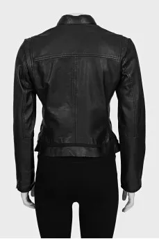 Straight-cut leather jacket with a zipper and tag