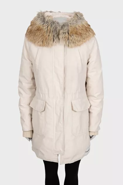 Straight down jacket with a detachable collar