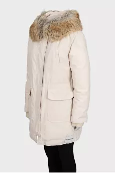 Straight down jacket with a detachable collar