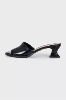 Smooth leather mules with heels