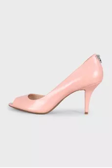 Pink leather open-toe shoes