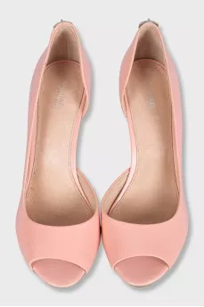 Pink leather open-toe shoes