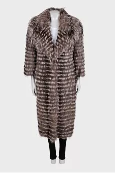Straight-cut fur coat with short sleeves