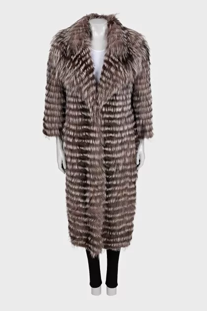 Straight-cut fur coat with short sleeves