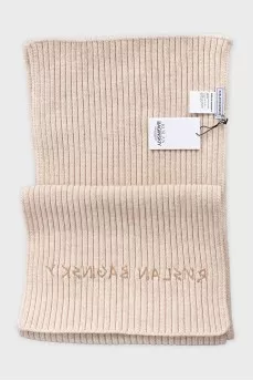Merino wool scarf with tag