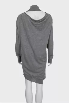 Gray dress with a collar and a slit at the back