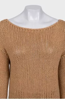 Brown knitted sweater with long sleeves