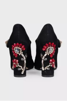 Suede shoes decorated with crystals